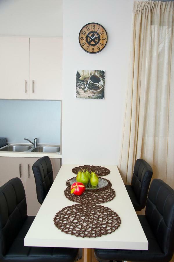 Stylish And Elegant Apts Apartment Атина Екстериор снимка